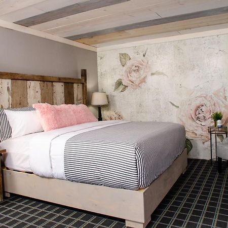 Vintage Block Inn & Suites Okoboji Zewnętrze zdjęcie